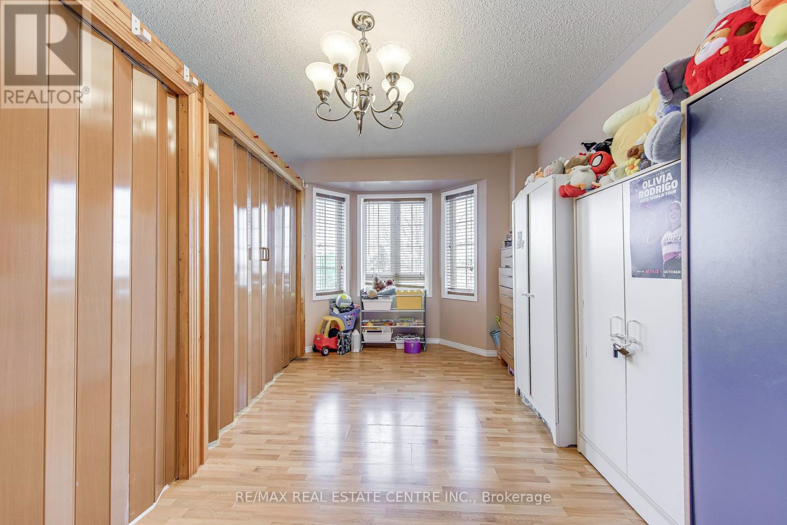 2080 ST CLAIR AVENUE W - 12