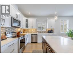 5pc Bathroom - 8738 Palmer Place, Summerland, BC V0H1Z2 Photo 12