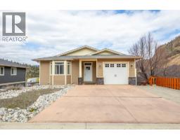 8738 PALMER Place, Summerland