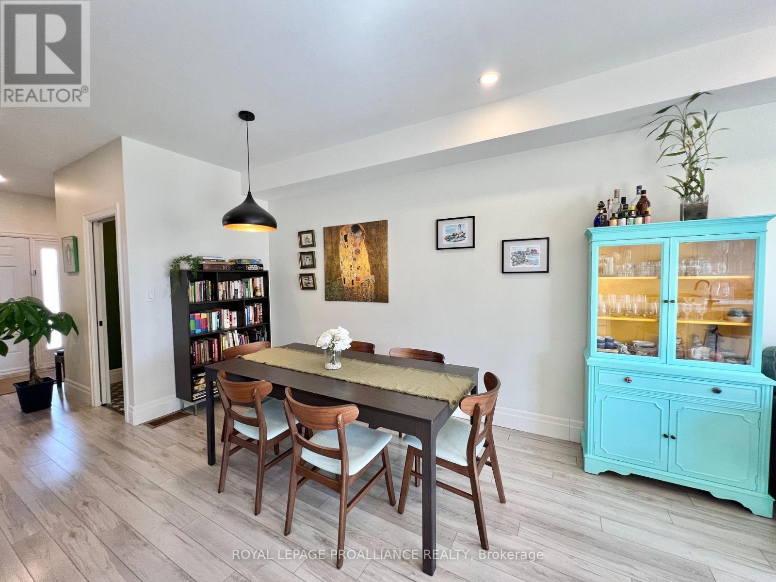26 CURTIS STREET - 5