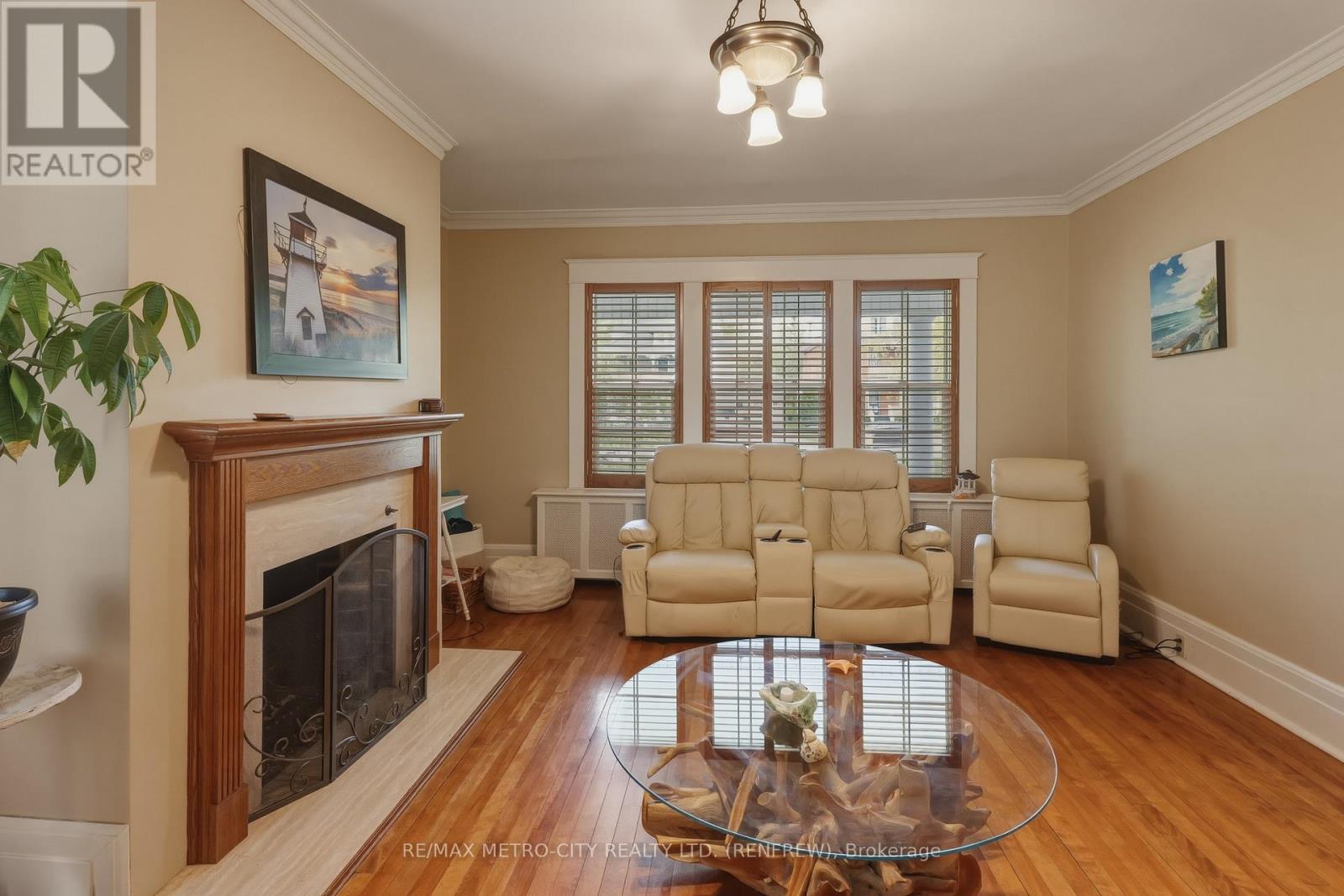560 RAGLAN STREET S - 9