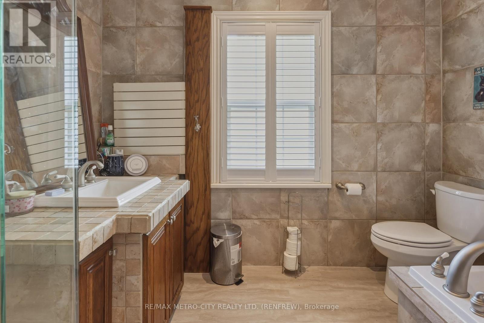 560 RAGLAN STREET S - 29