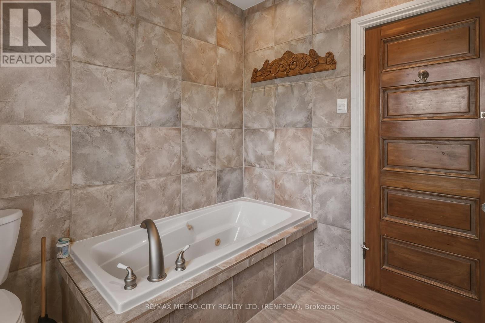 560 RAGLAN STREET S - 30