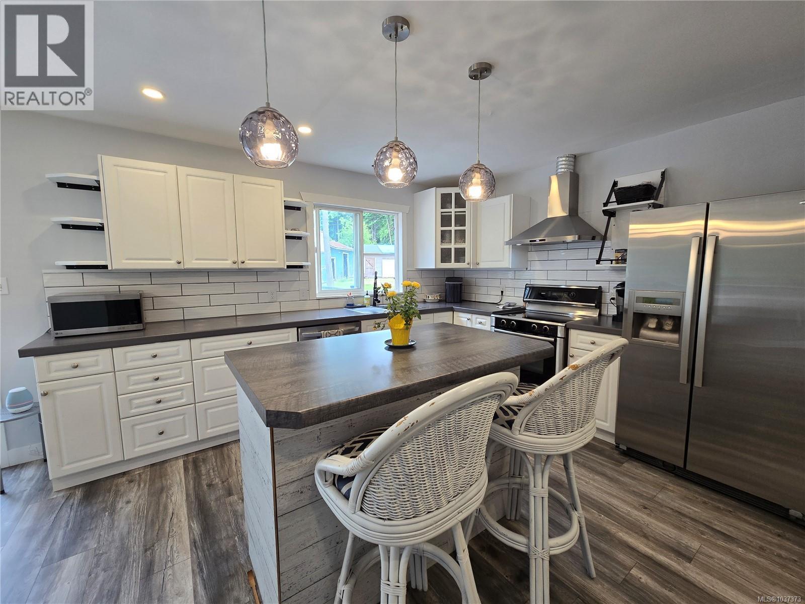 3271 Thain Rd, Cobble Hill