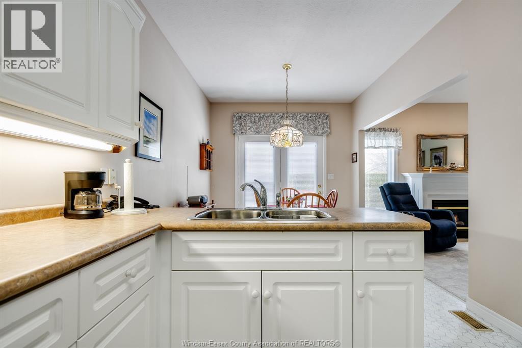 653 McNaughton AVENUE West - 11