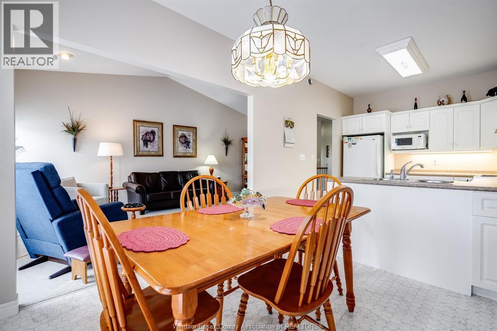 653 McNaughton AVENUE West - 14