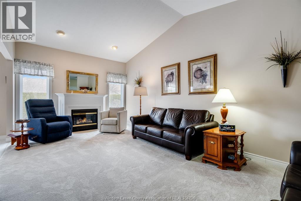 653 McNaughton AVENUE West - 4