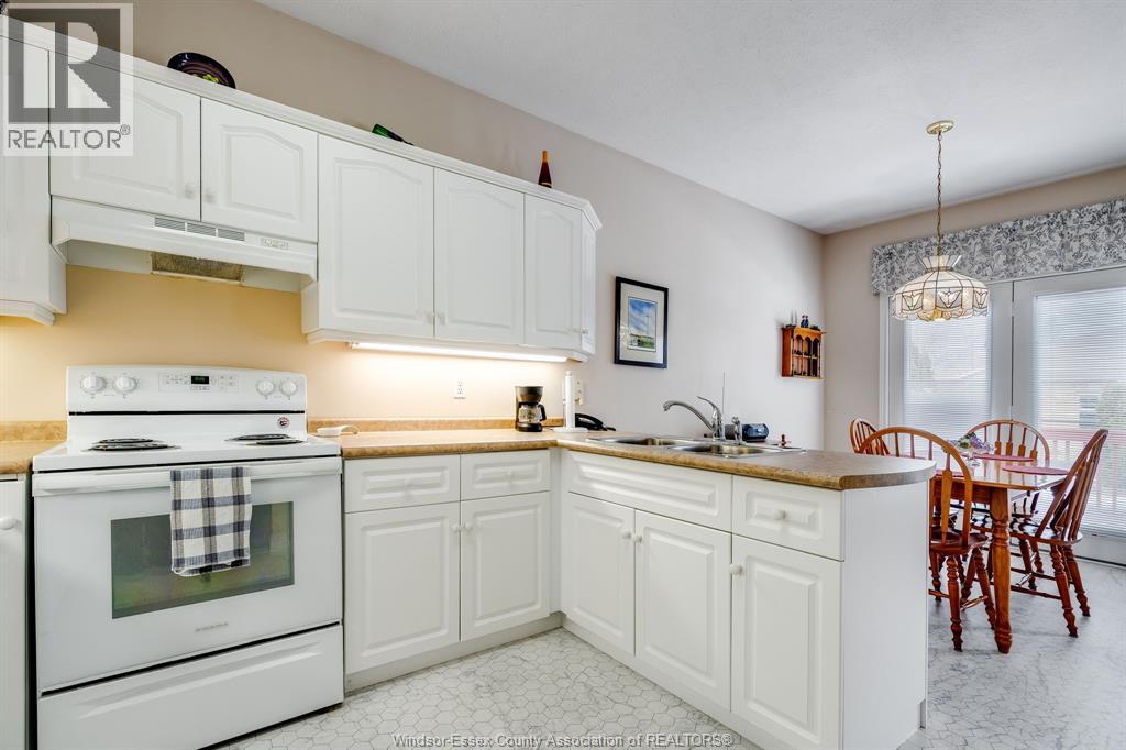 653 McNaughton AVENUE West - 8