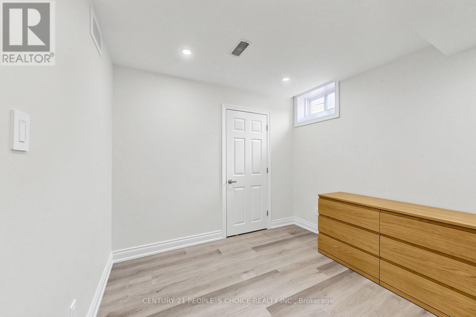 13 TRINCO WAY - 44