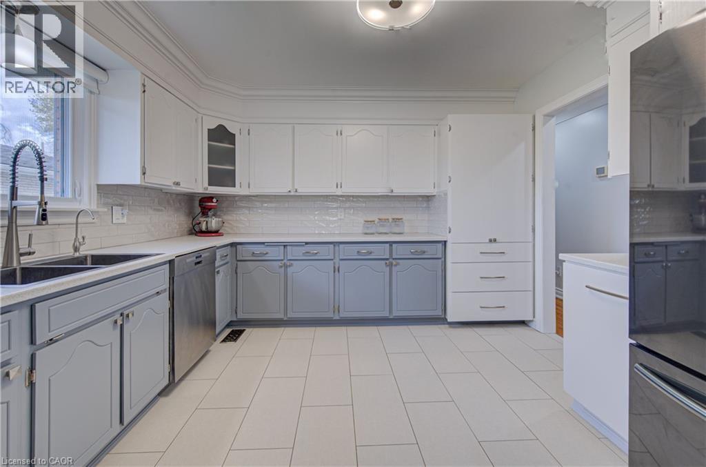 4 RONALD Road - 10