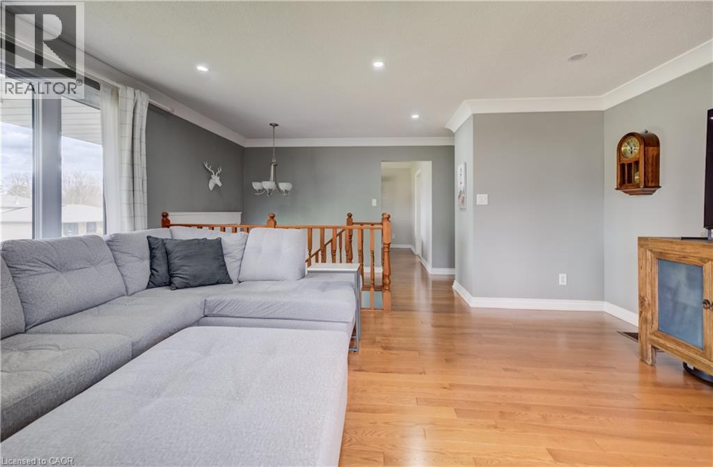 4 RONALD Road - 6