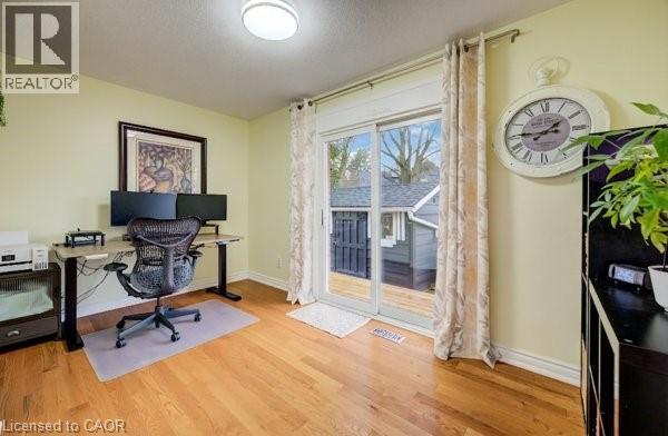 4 RONALD Road - 18