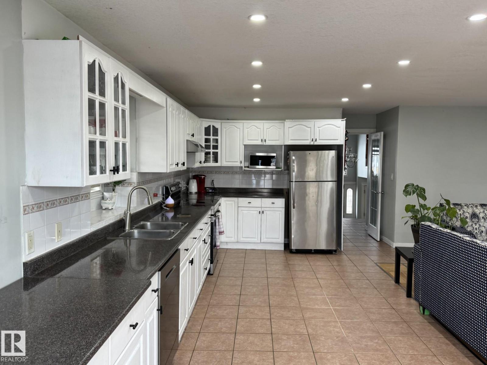 3139 34B AV NW - 18