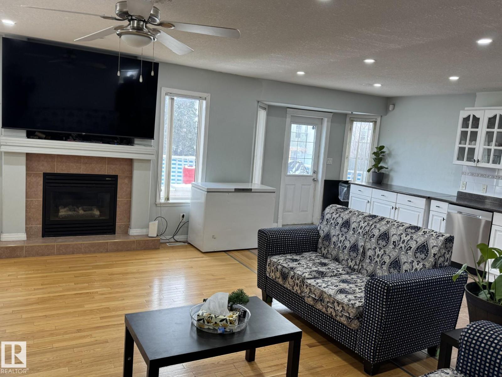 3139 34B AV NW - 12