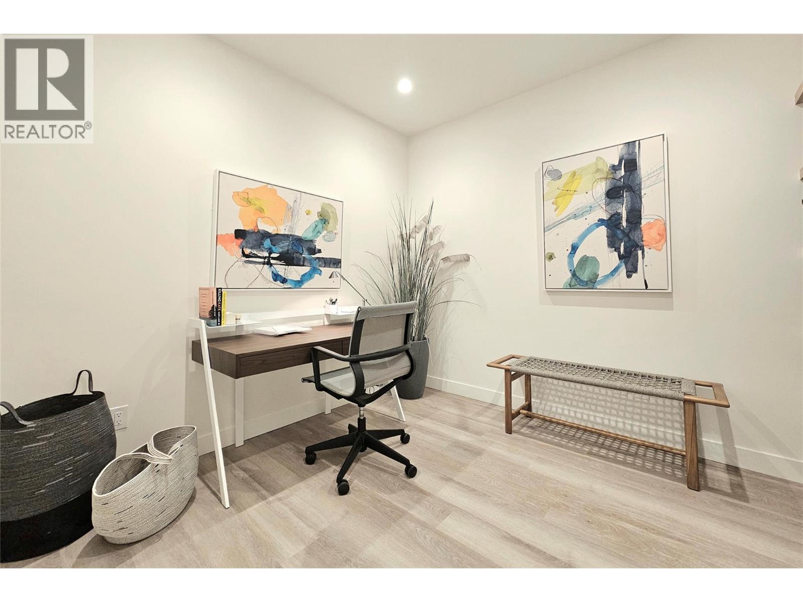 802 3340 Lakeshore Road, Kelowna
