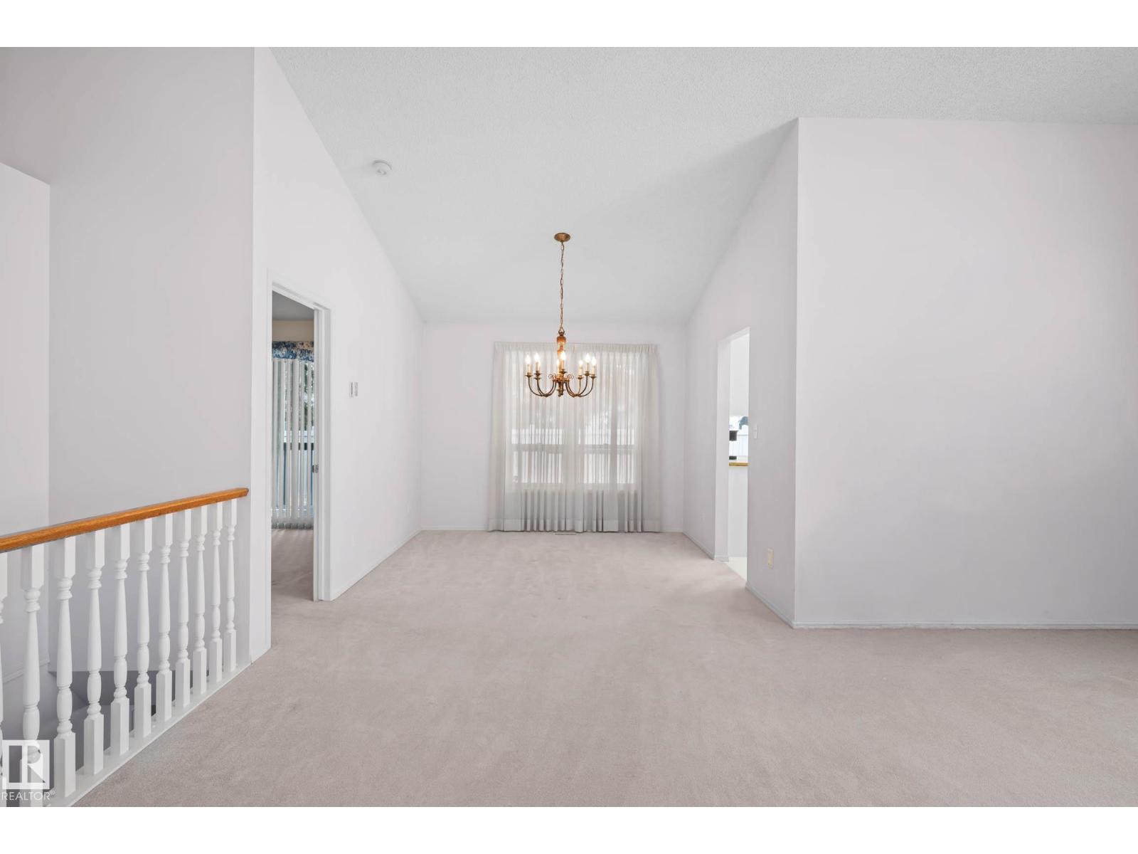 #12 9718 176 ST NW - 11