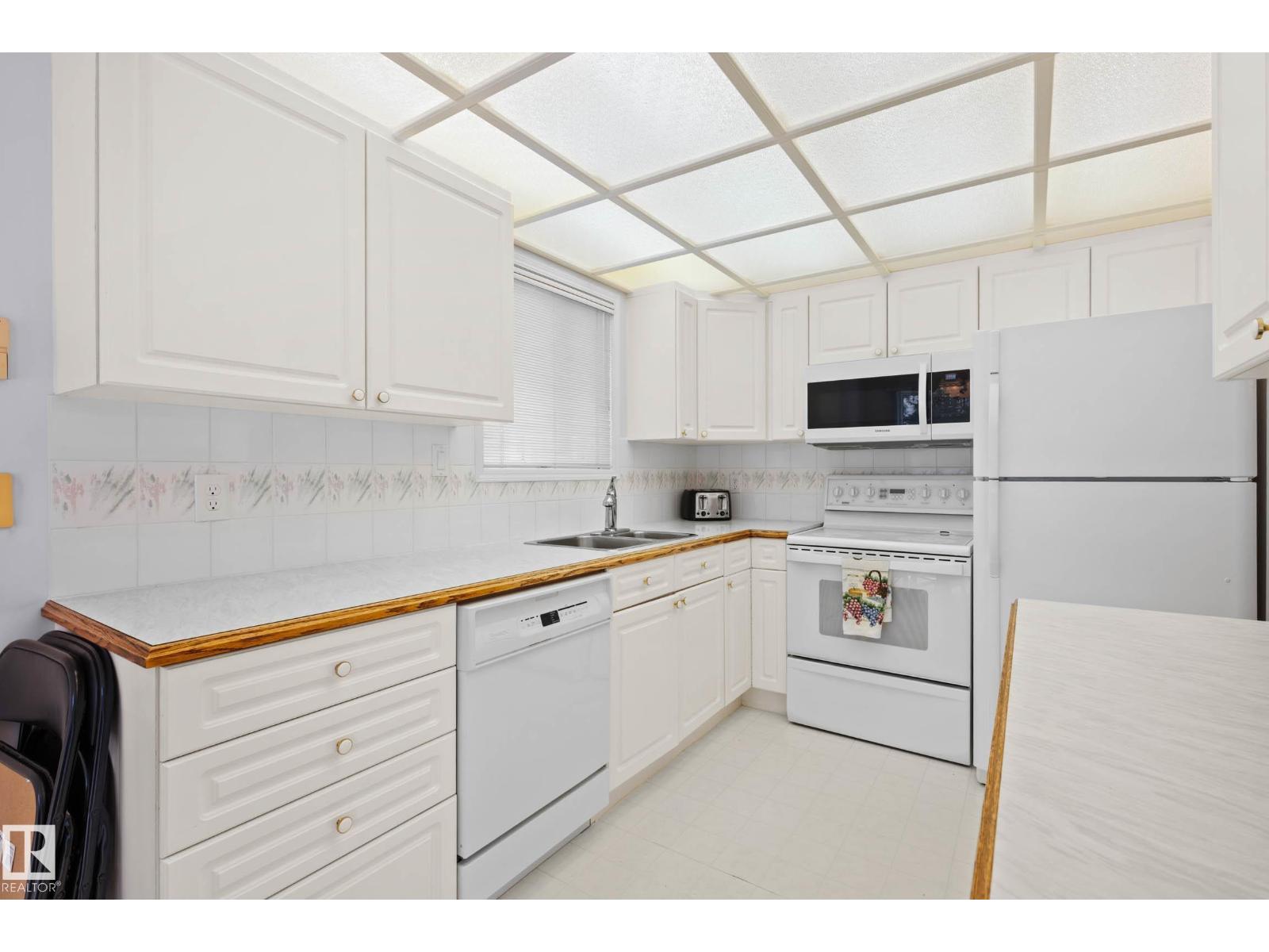 #12 9718 176 ST NW - 15