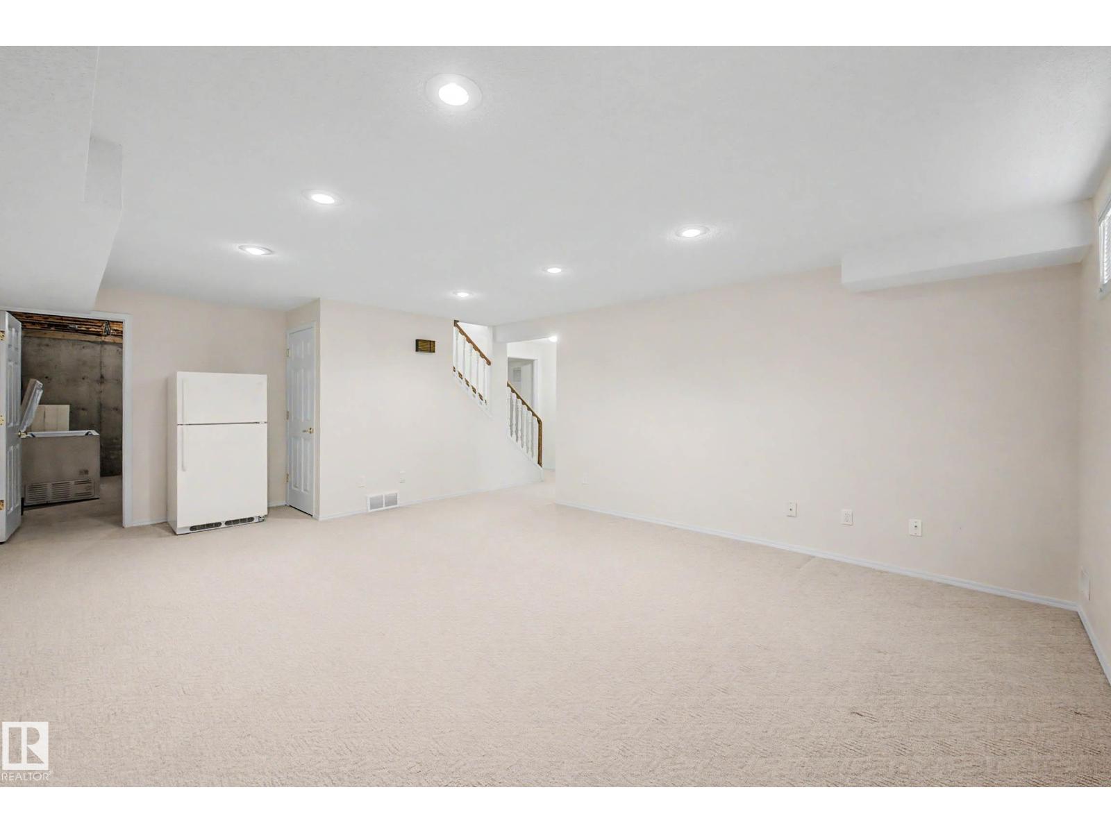 #12 9718 176 ST NW - 32