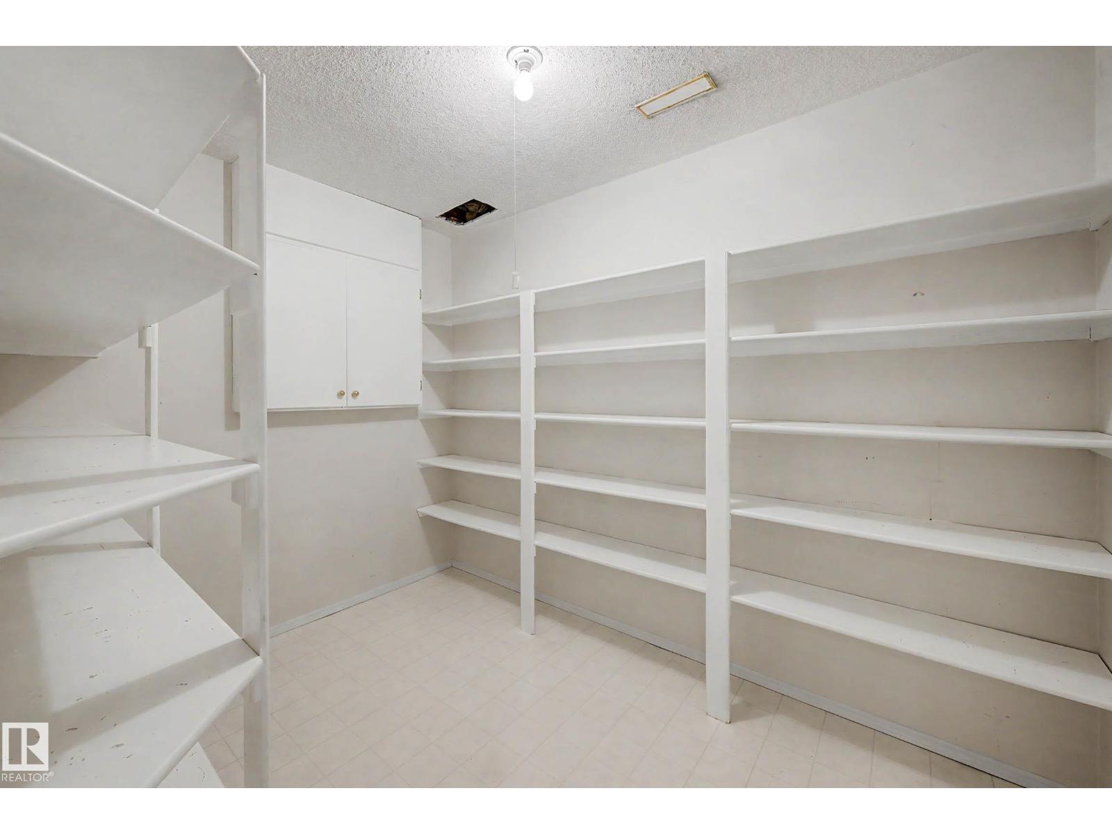 #12 9718 176 ST NW - 33