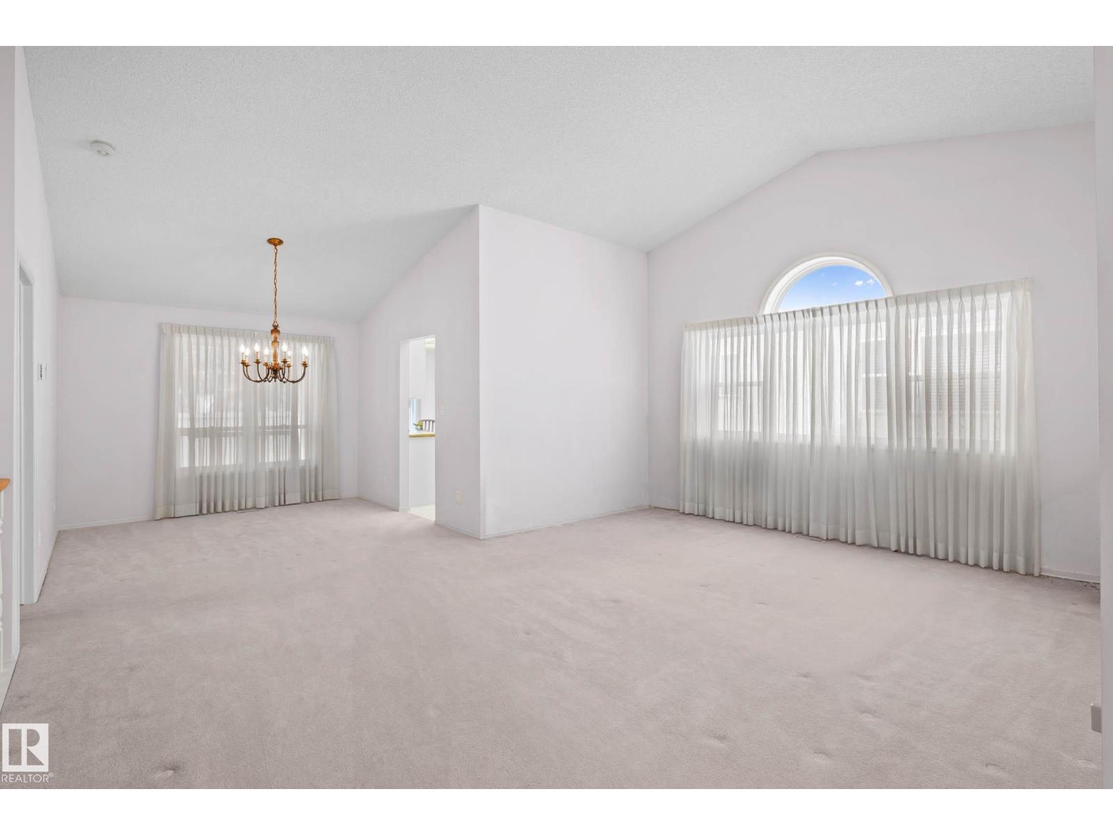 #12 9718 176 ST NW - 7