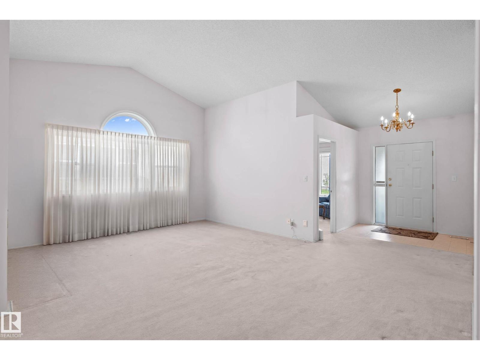 #12 9718 176 ST NW - 8