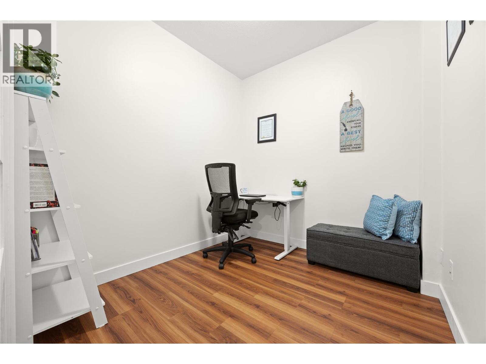 #1405 1875 Country Club Drive - 13