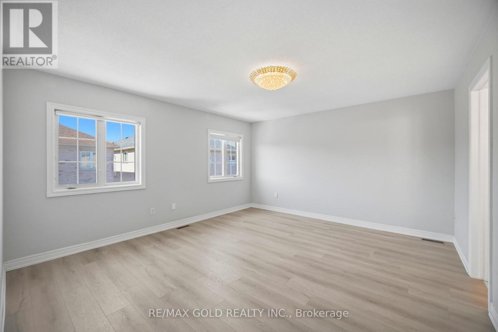 26 GOREVALE DRIVE - 19
