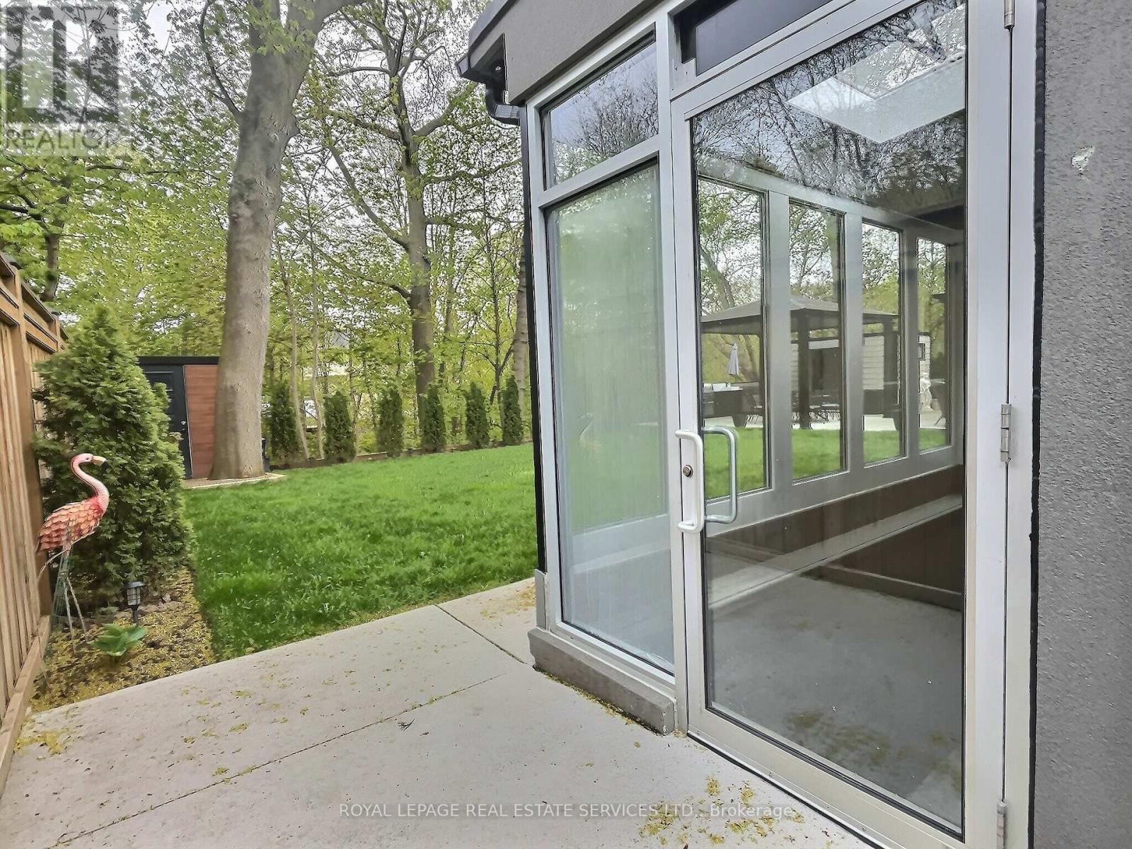 45 GREENBROOK DRIVE - 23