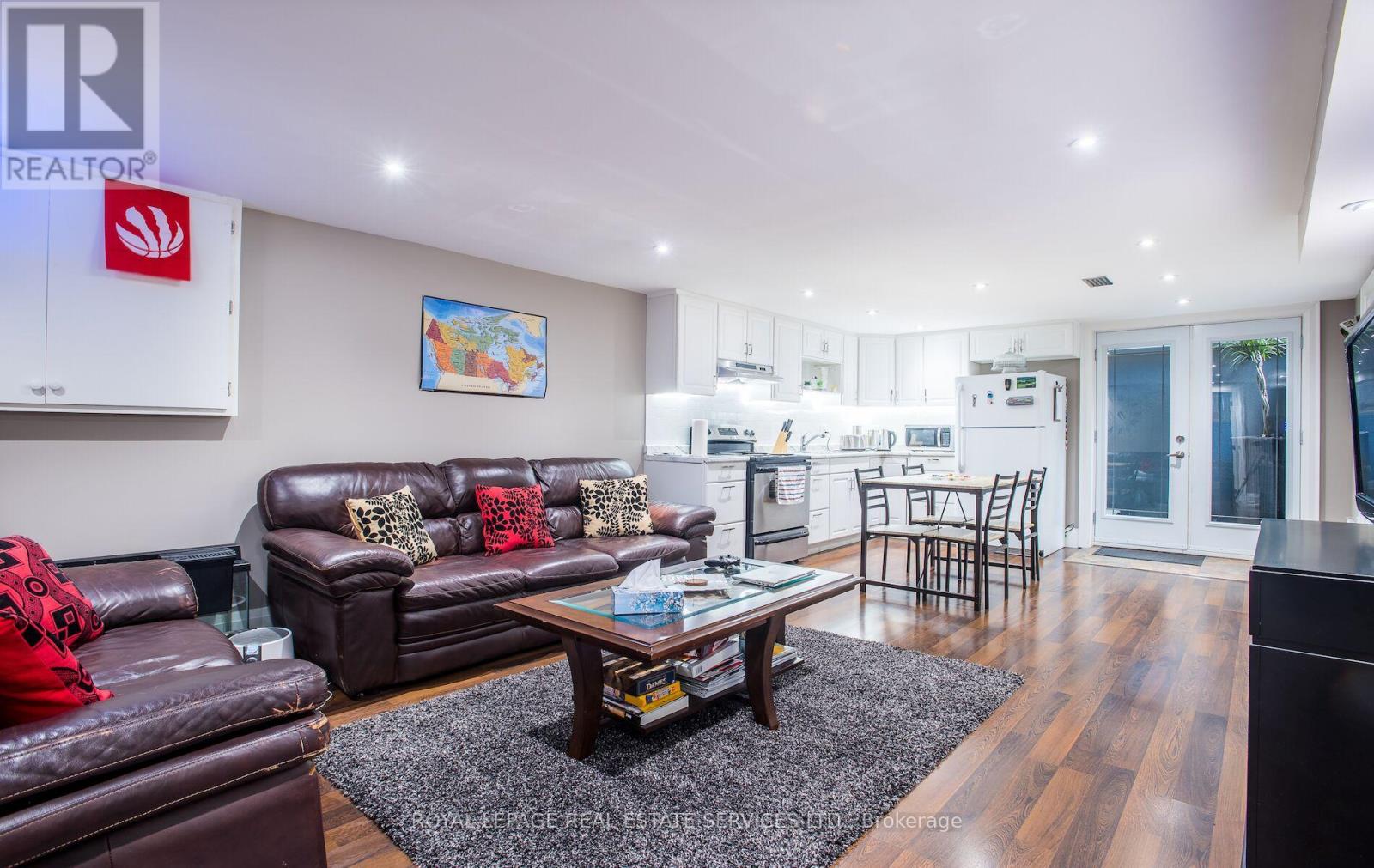 45 GREENBROOK DRIVE - 25
