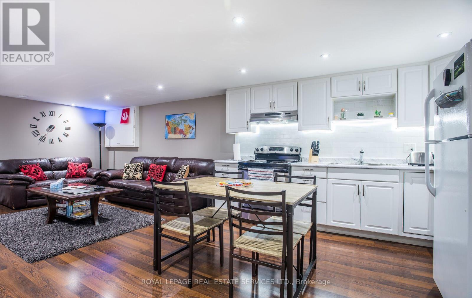 45 GREENBROOK DRIVE - 26