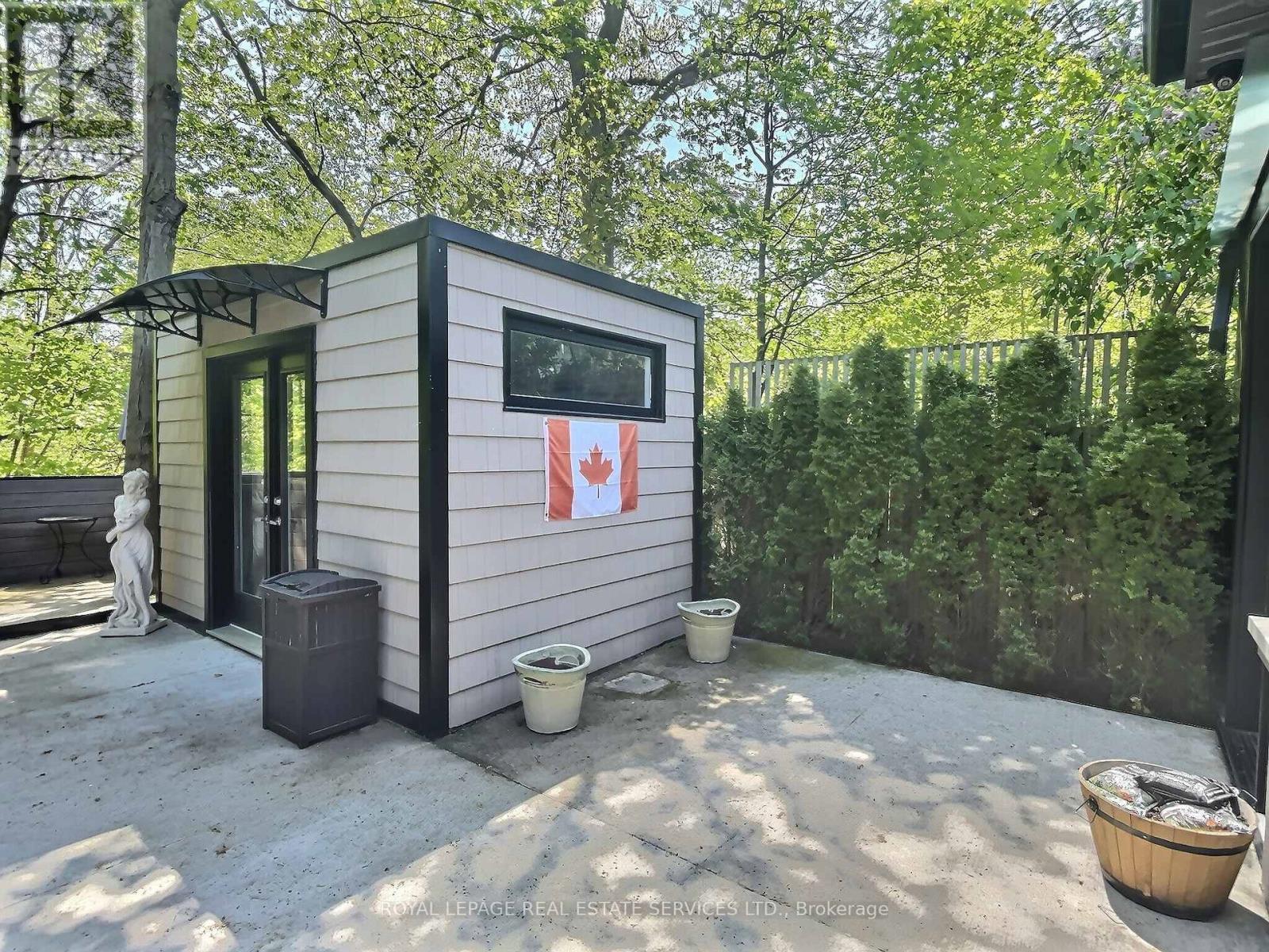 45 GREENBROOK DRIVE - 32
