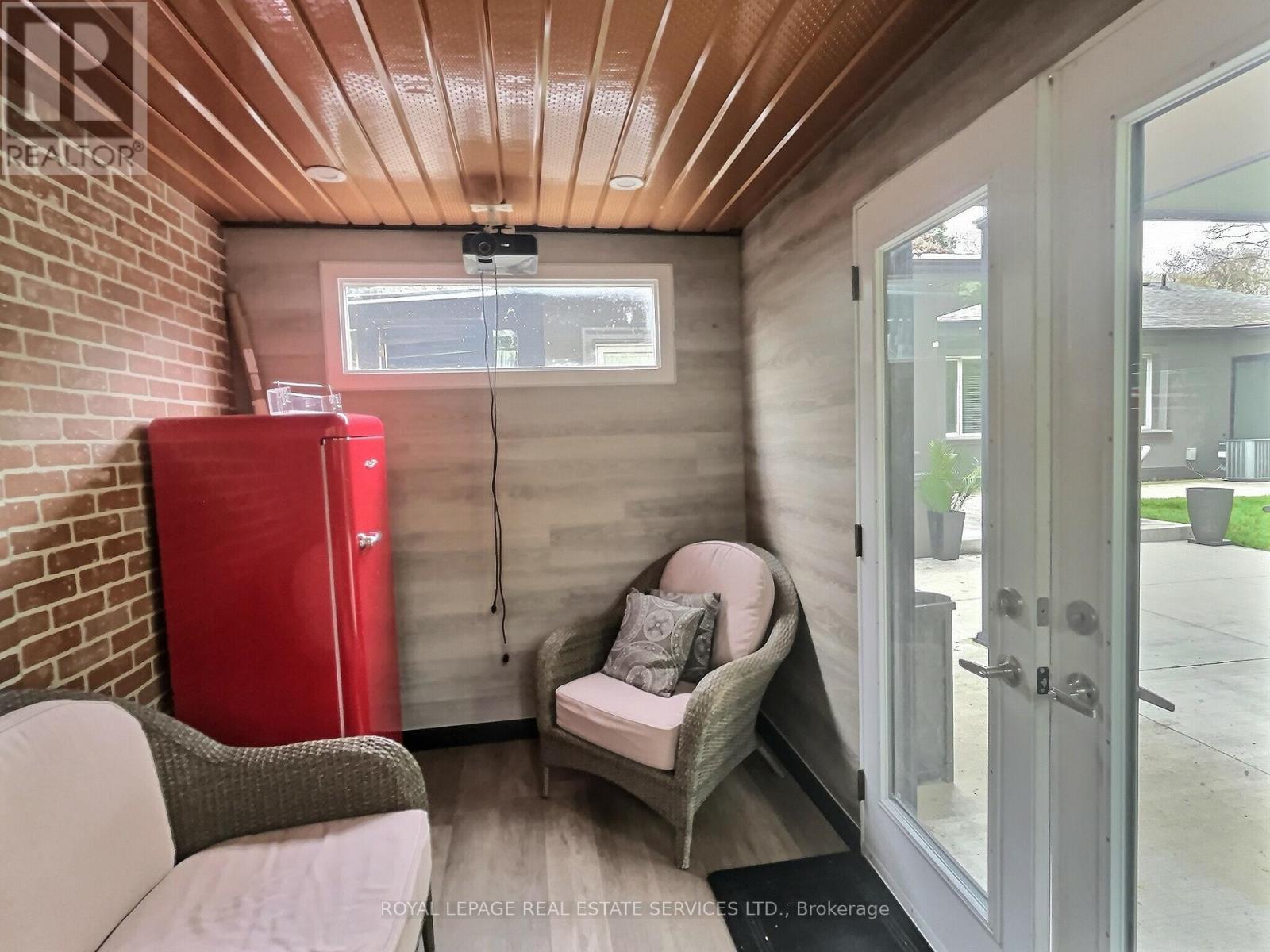 45 GREENBROOK DRIVE - 33
