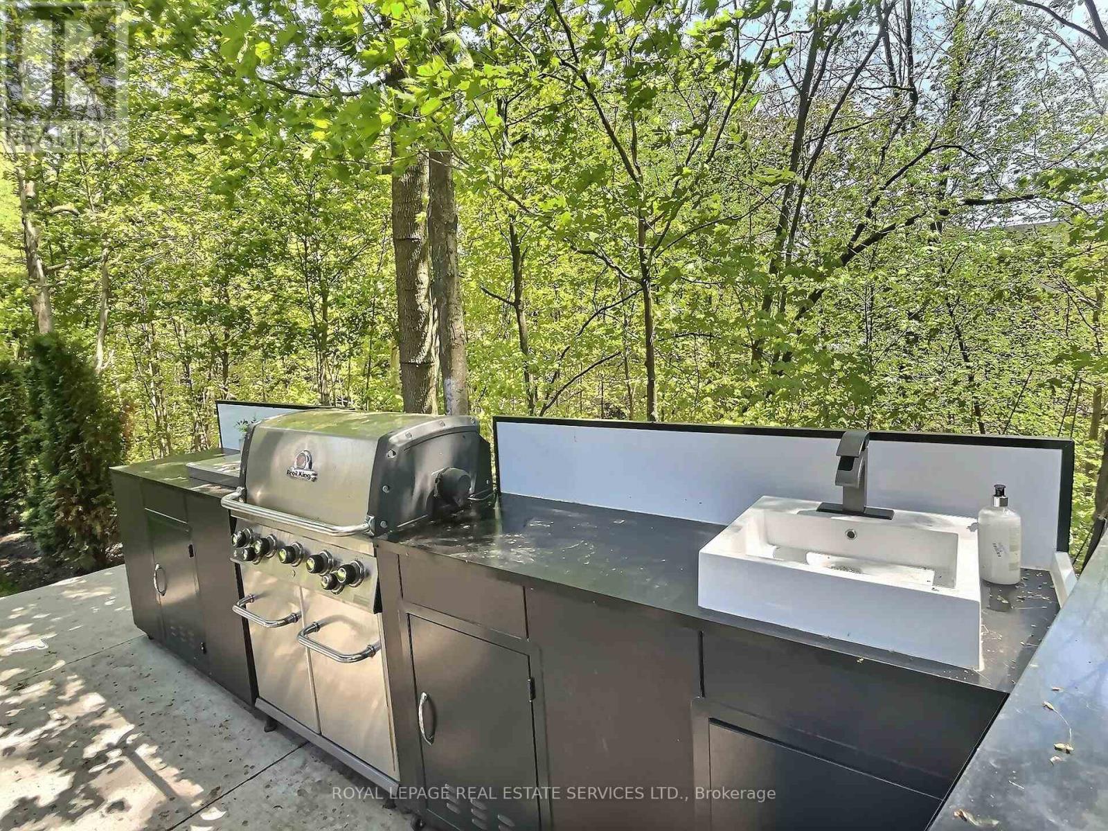 45 GREENBROOK DRIVE - 35