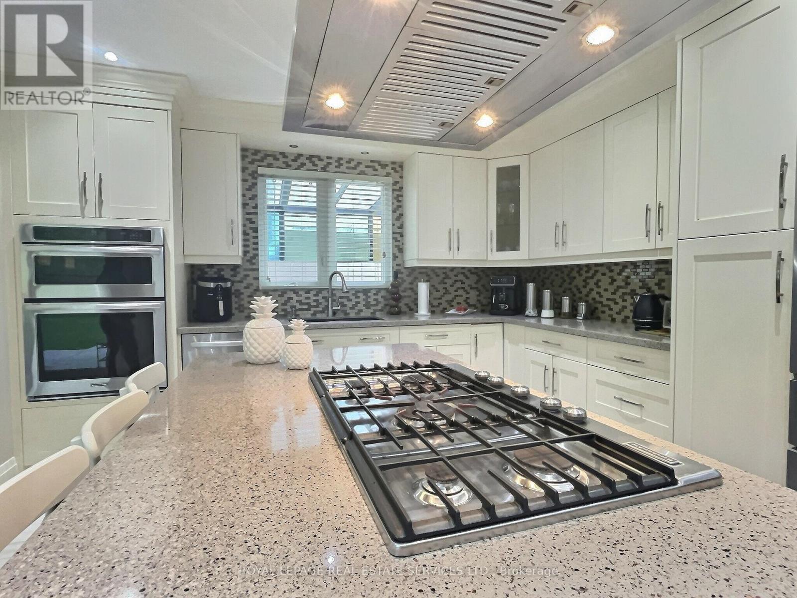 45 GREENBROOK DRIVE - 9
