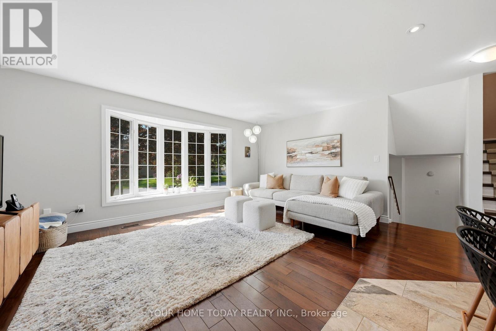 39 ELEANOR CRESCENT - 17