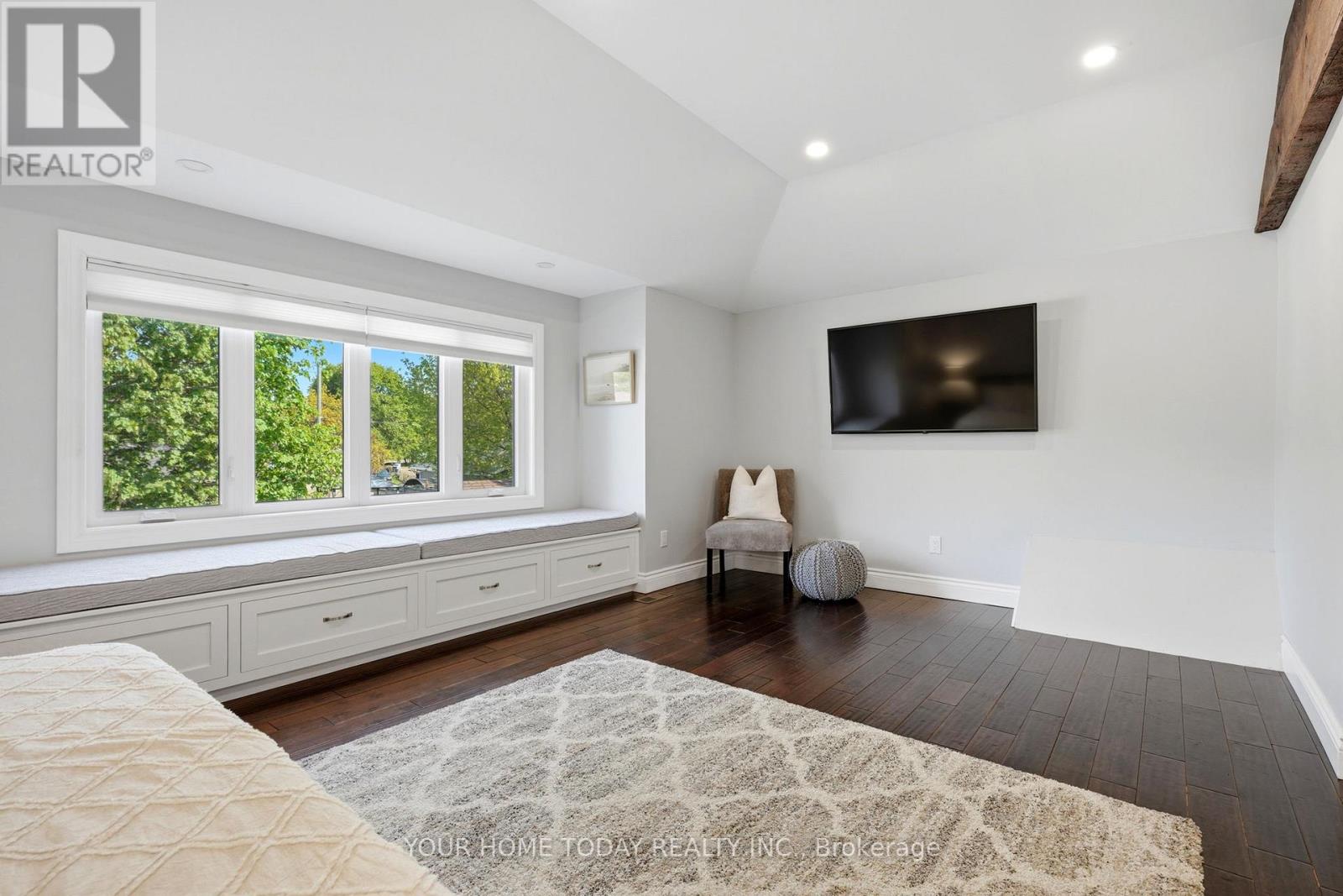 39 ELEANOR CRESCENT - 20
