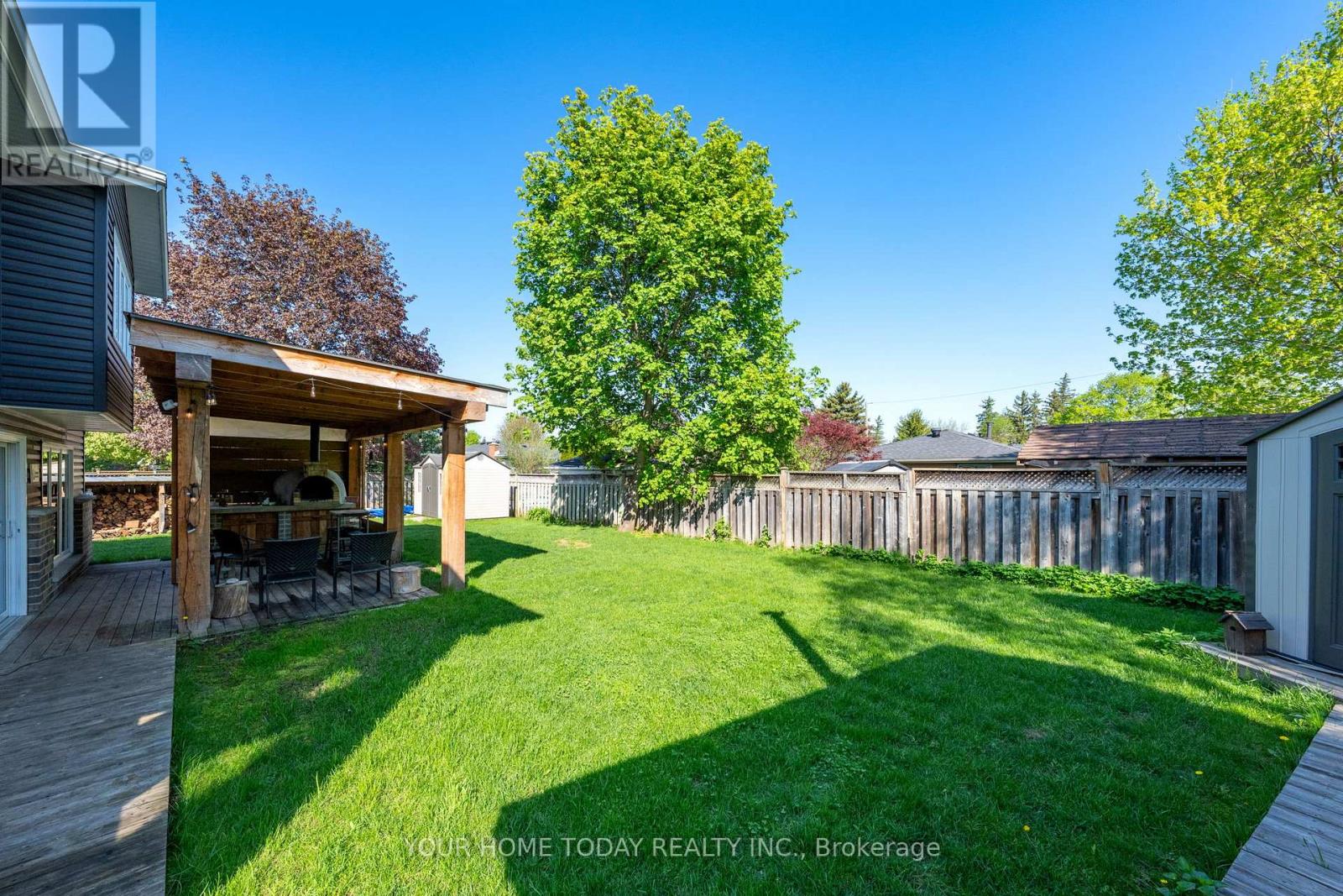 39 ELEANOR CRESCENT - 36