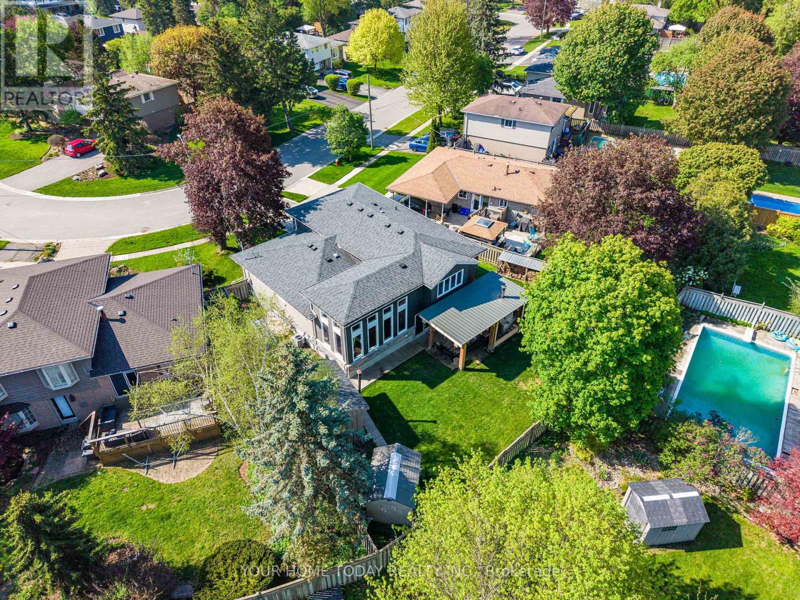 39 ELEANOR CRESCENT - 41