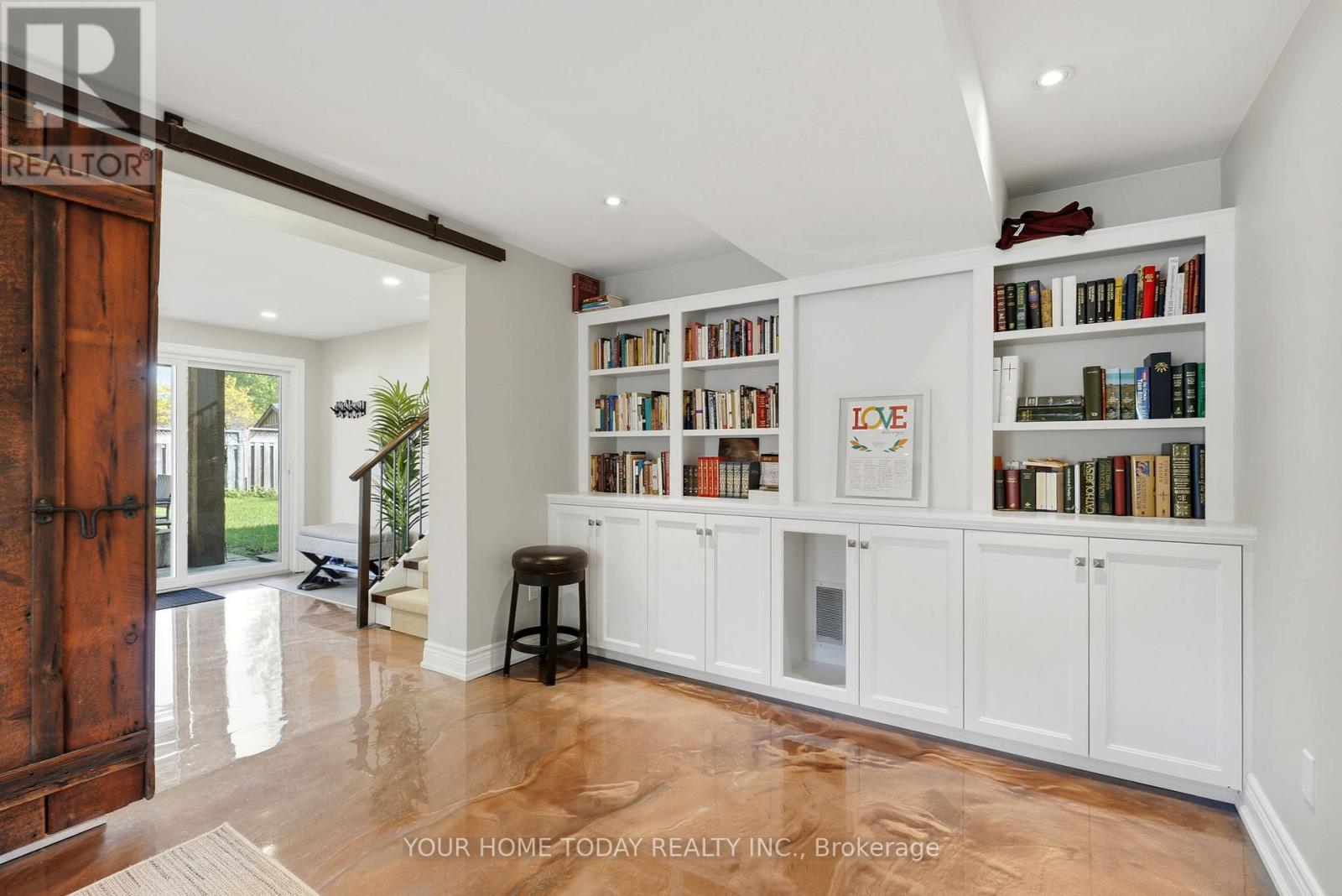 39 ELEANOR CRESCENT - 8