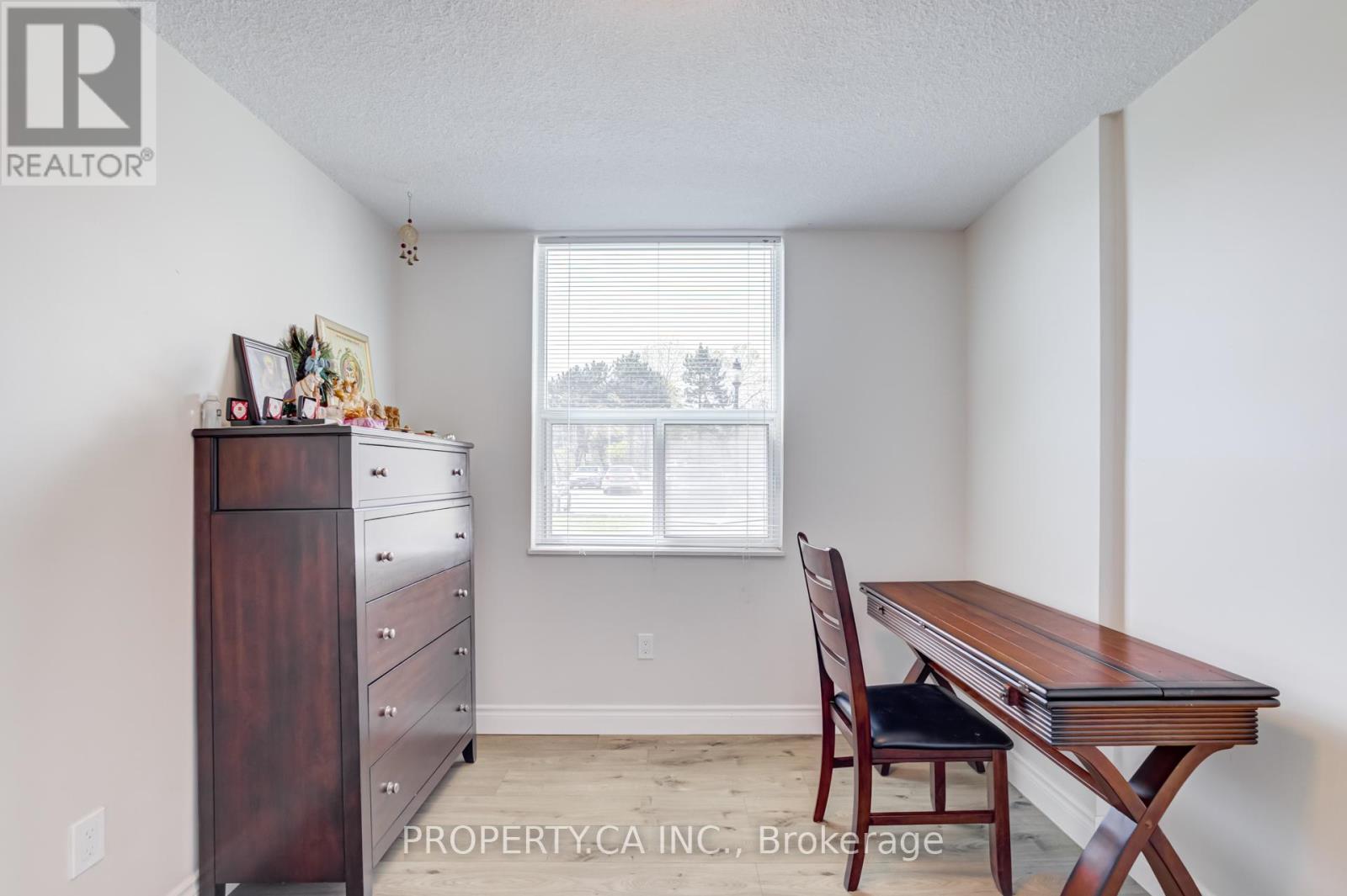 #109 966 INVERHOUSE DRIVE - 20