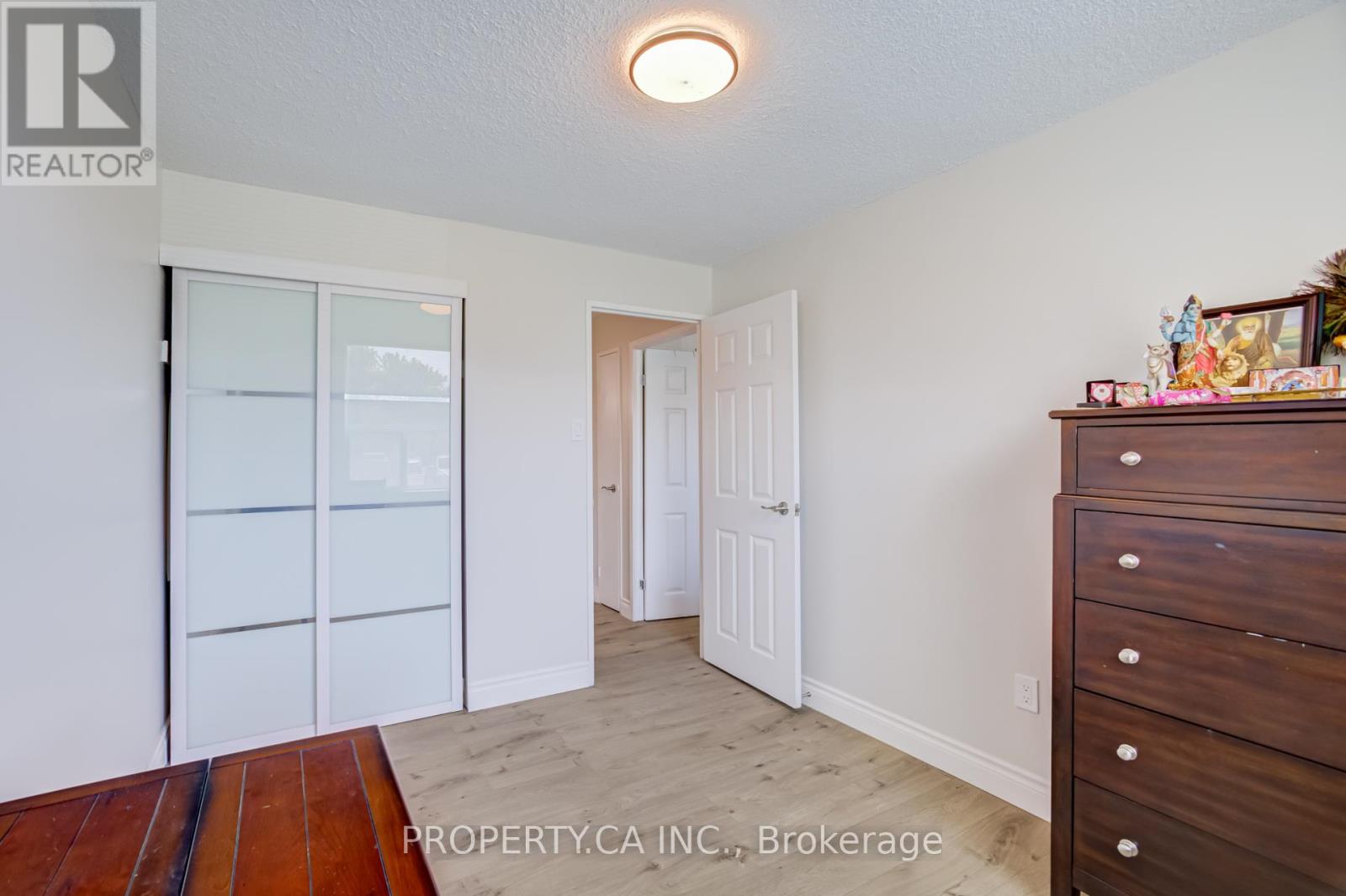 #109 966 INVERHOUSE DRIVE - 21