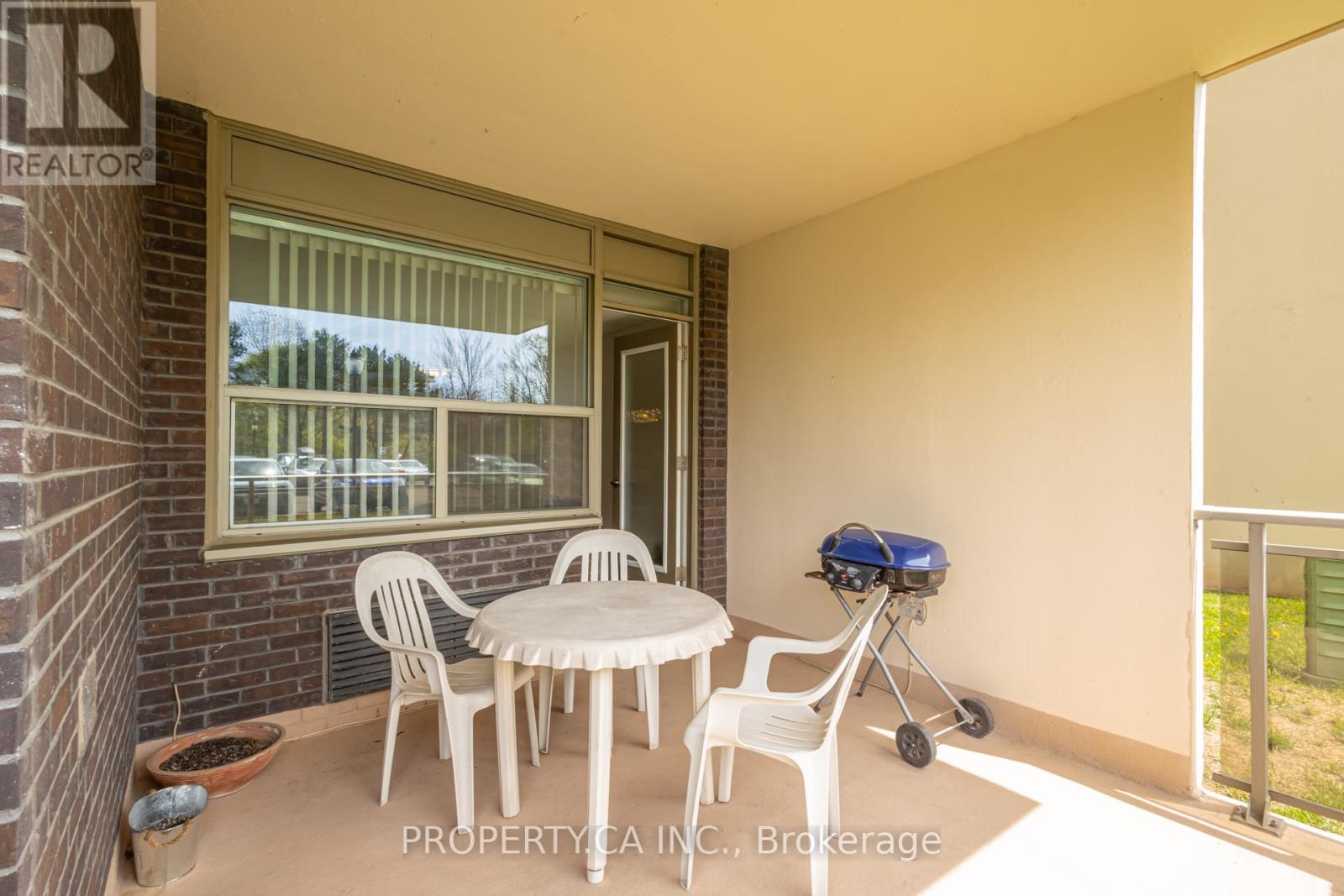 #109 966 INVERHOUSE DRIVE - 24