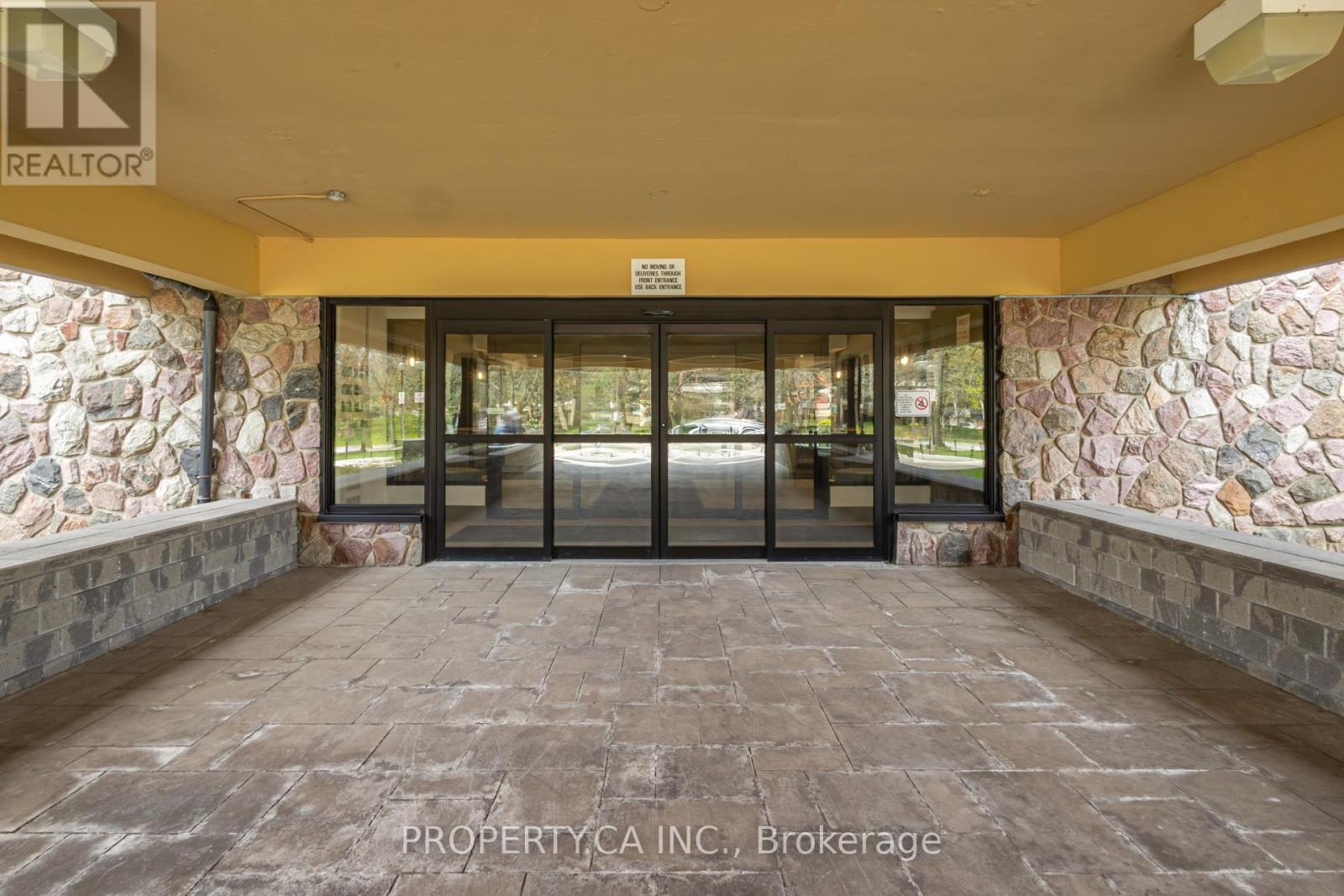 #109 966 INVERHOUSE DRIVE - 41