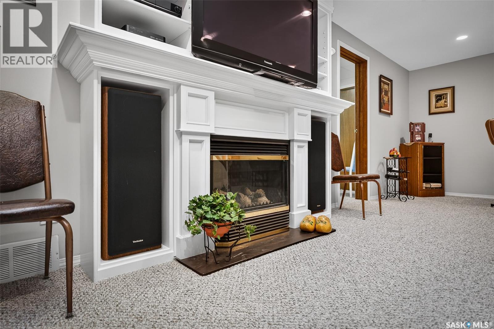 1380 Regal CRESCENT - 45
