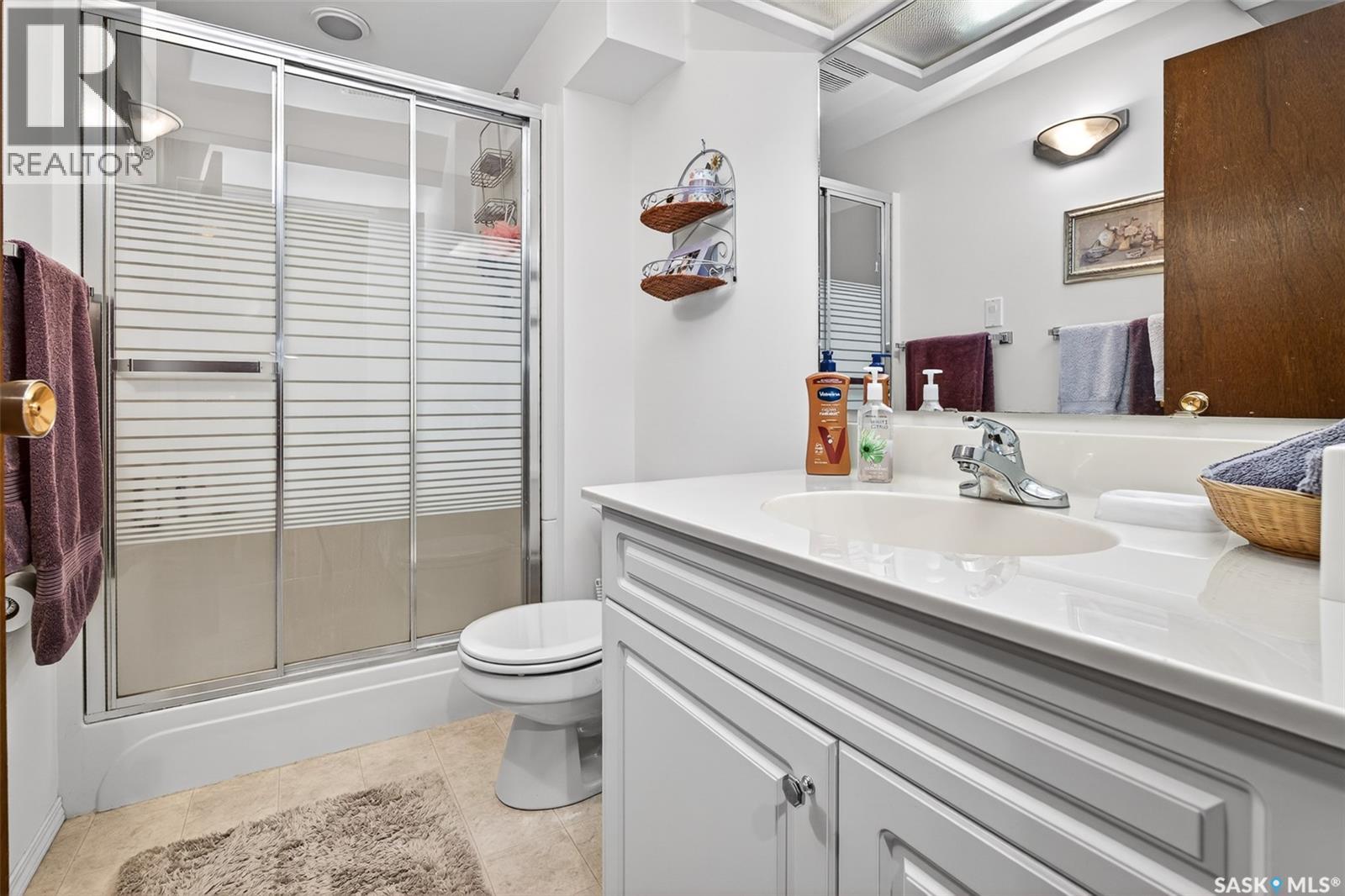 1380 Regal CRESCENT - 52