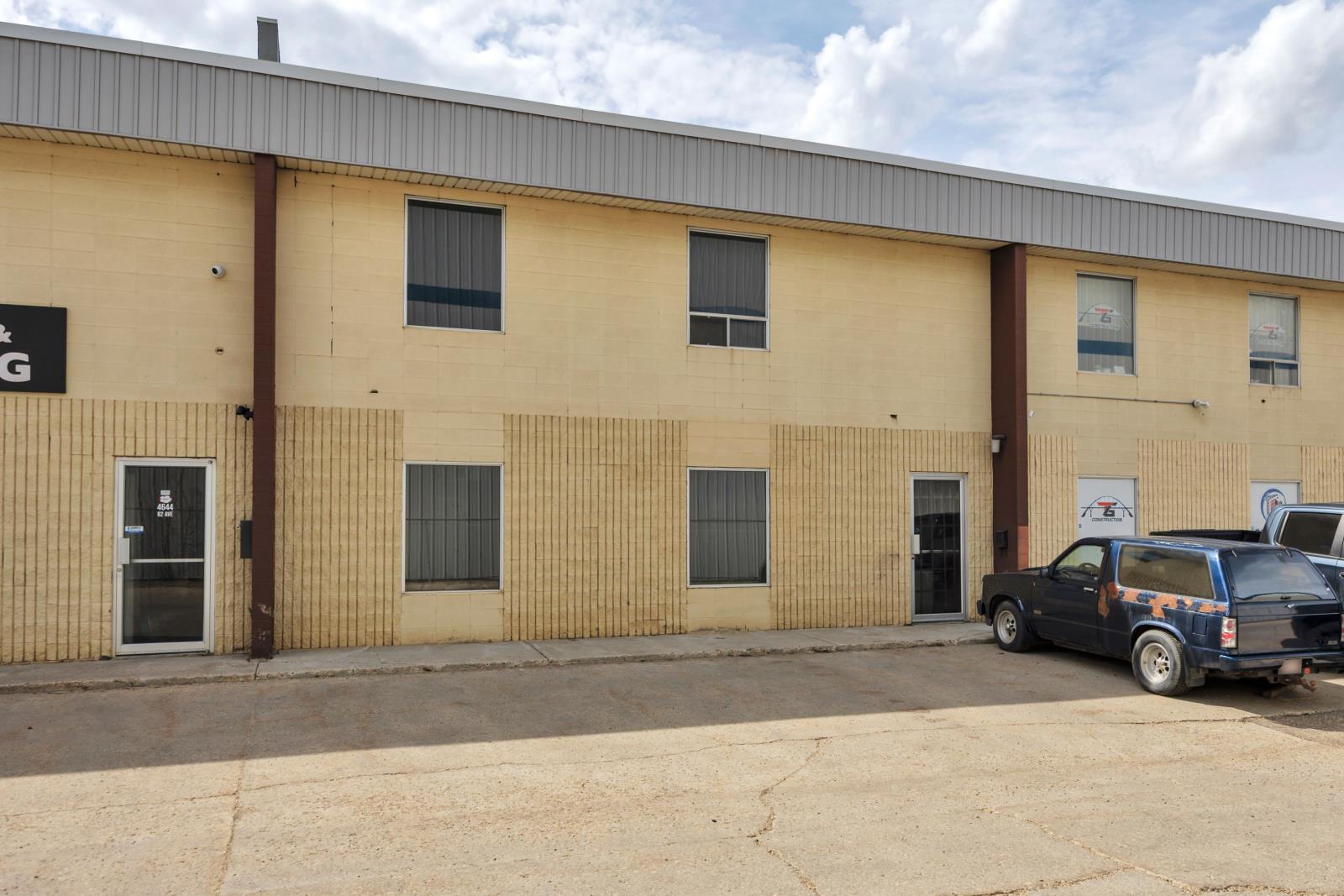 4648  82 Avenue - photo 4