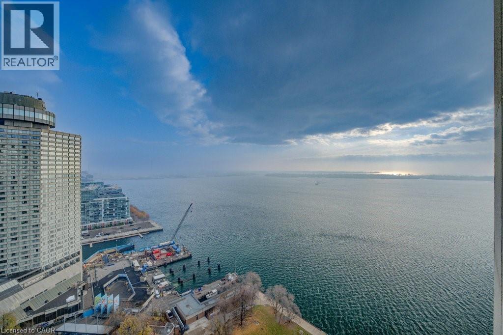#2801 33 HARBOUR Square - 21