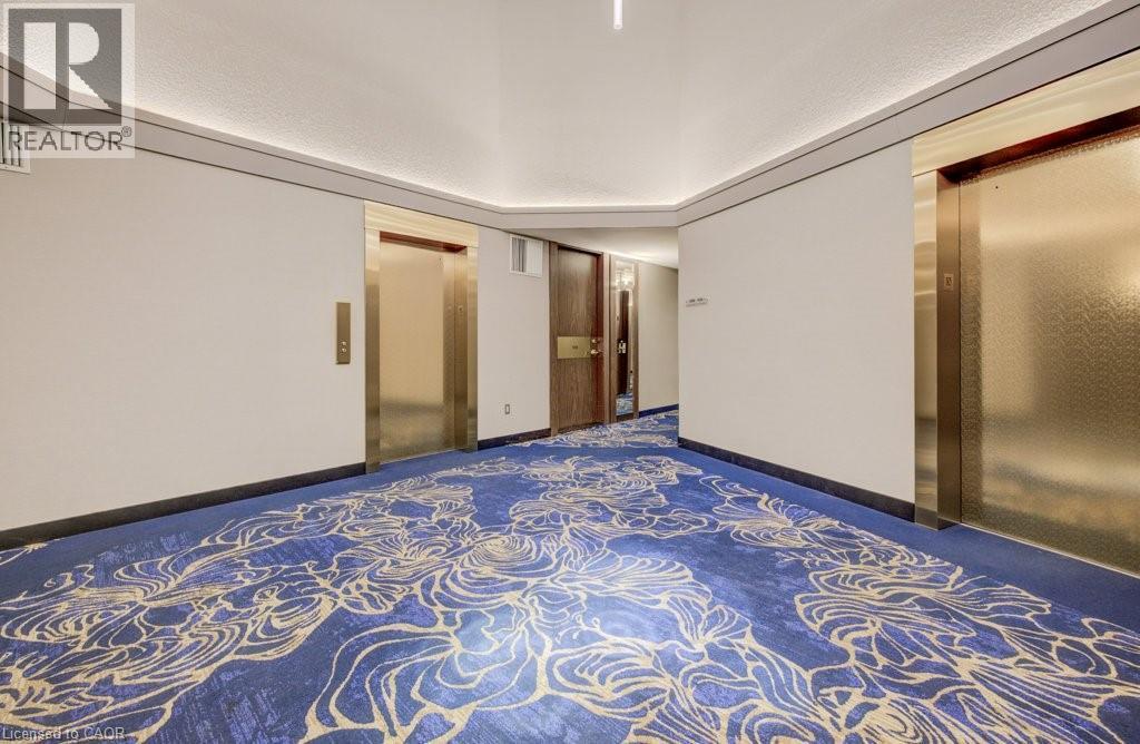 #1017 33 HARBOUR Square - 6