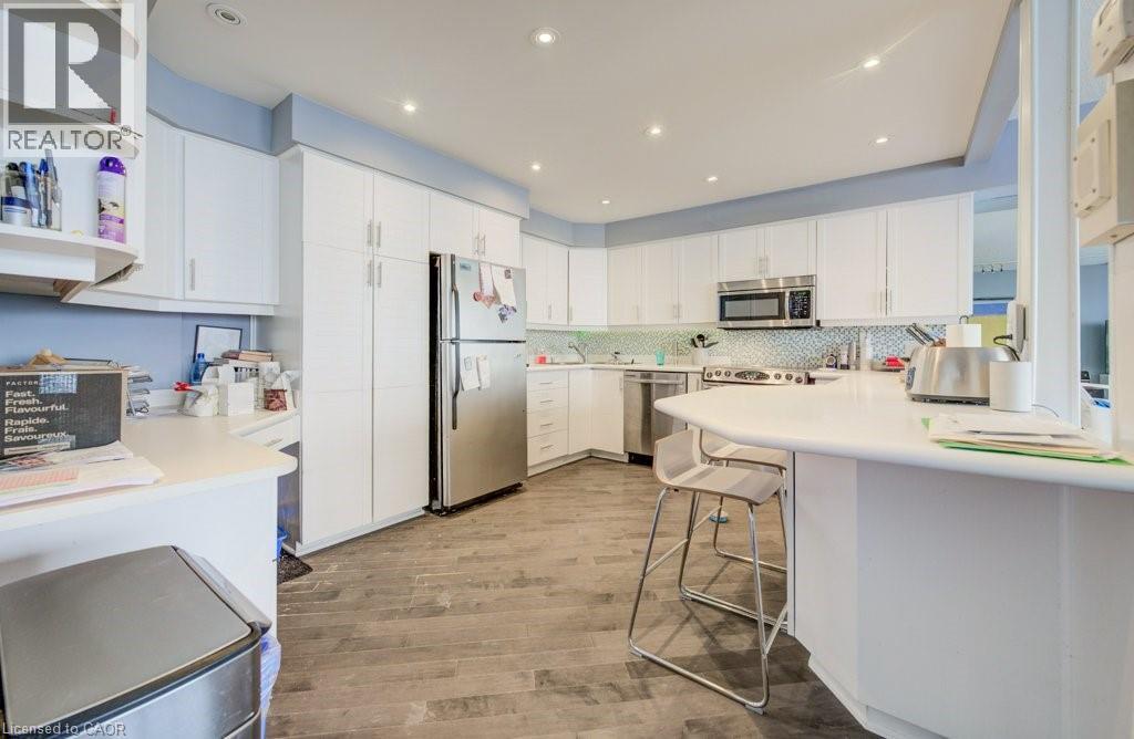 #1017 33 HARBOUR Square - 9