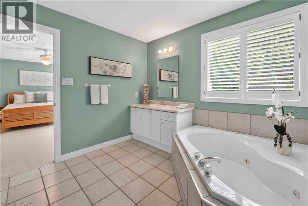 144 DORCHESTER Drive - 18